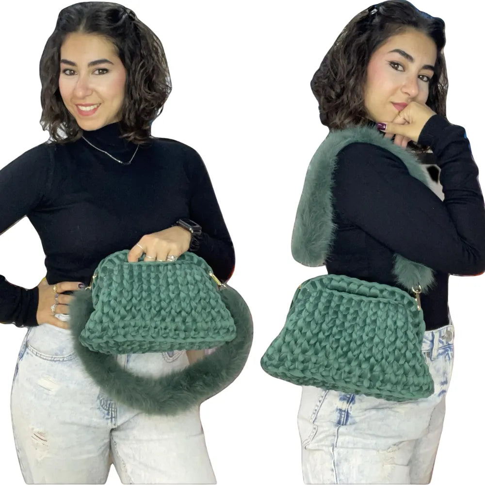 Clutch da 20 cm in Velluto Verde e Manico in Pelliccia