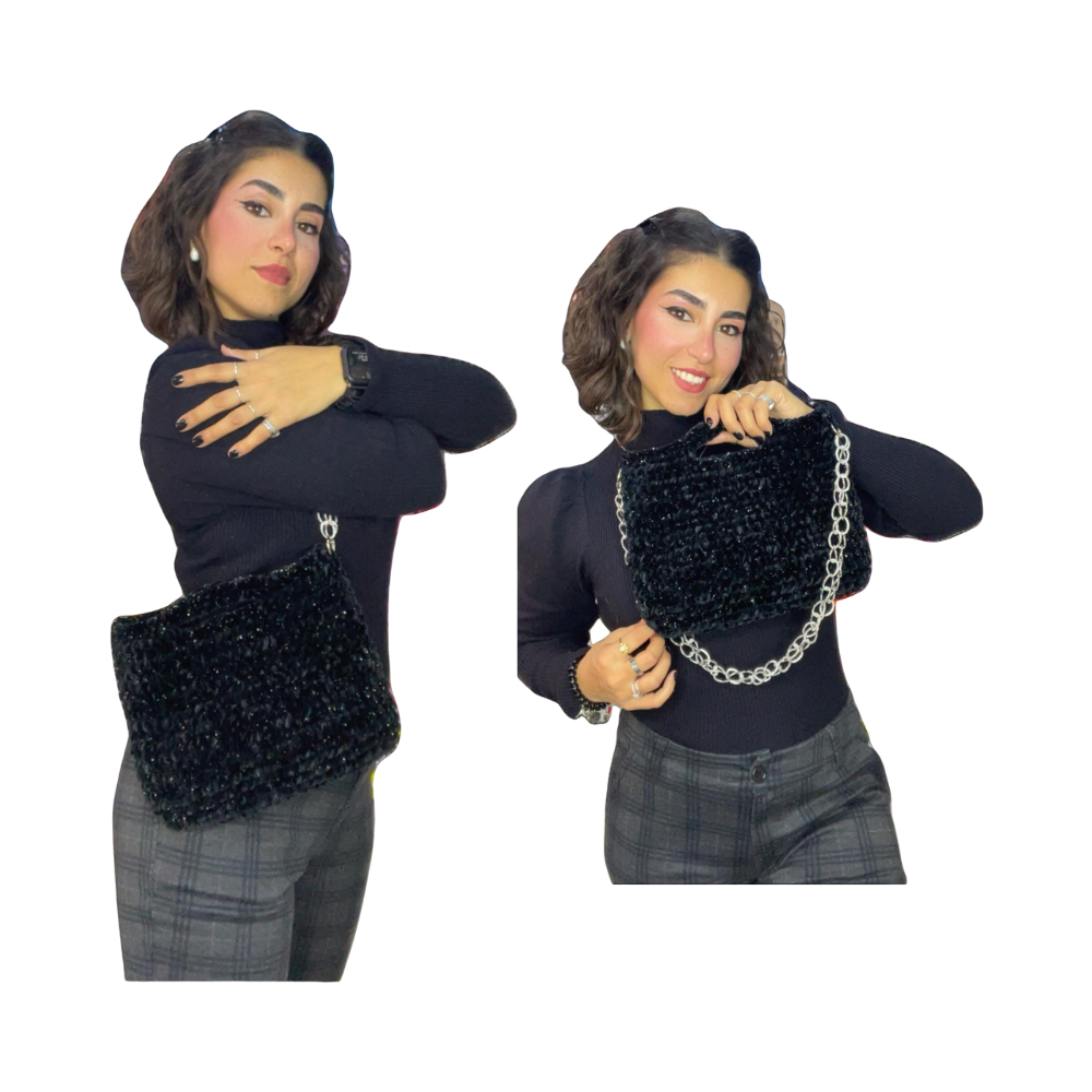 Borsetta in Ciniglia Nera con Tracollina Catenina