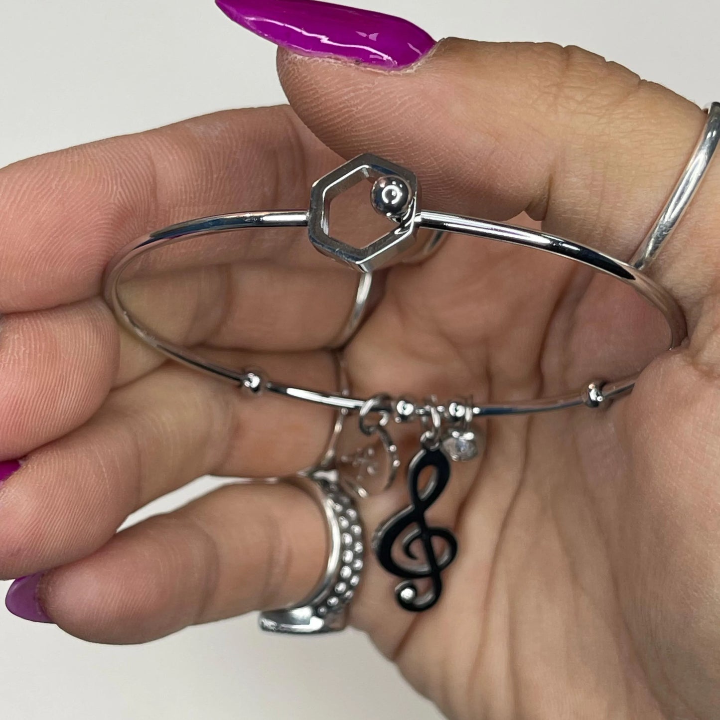 Bracciale Rigido Con Nota Musicale