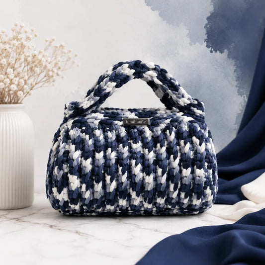 Borsetta Bauletto Realizzata a Mano Blu e Bianca