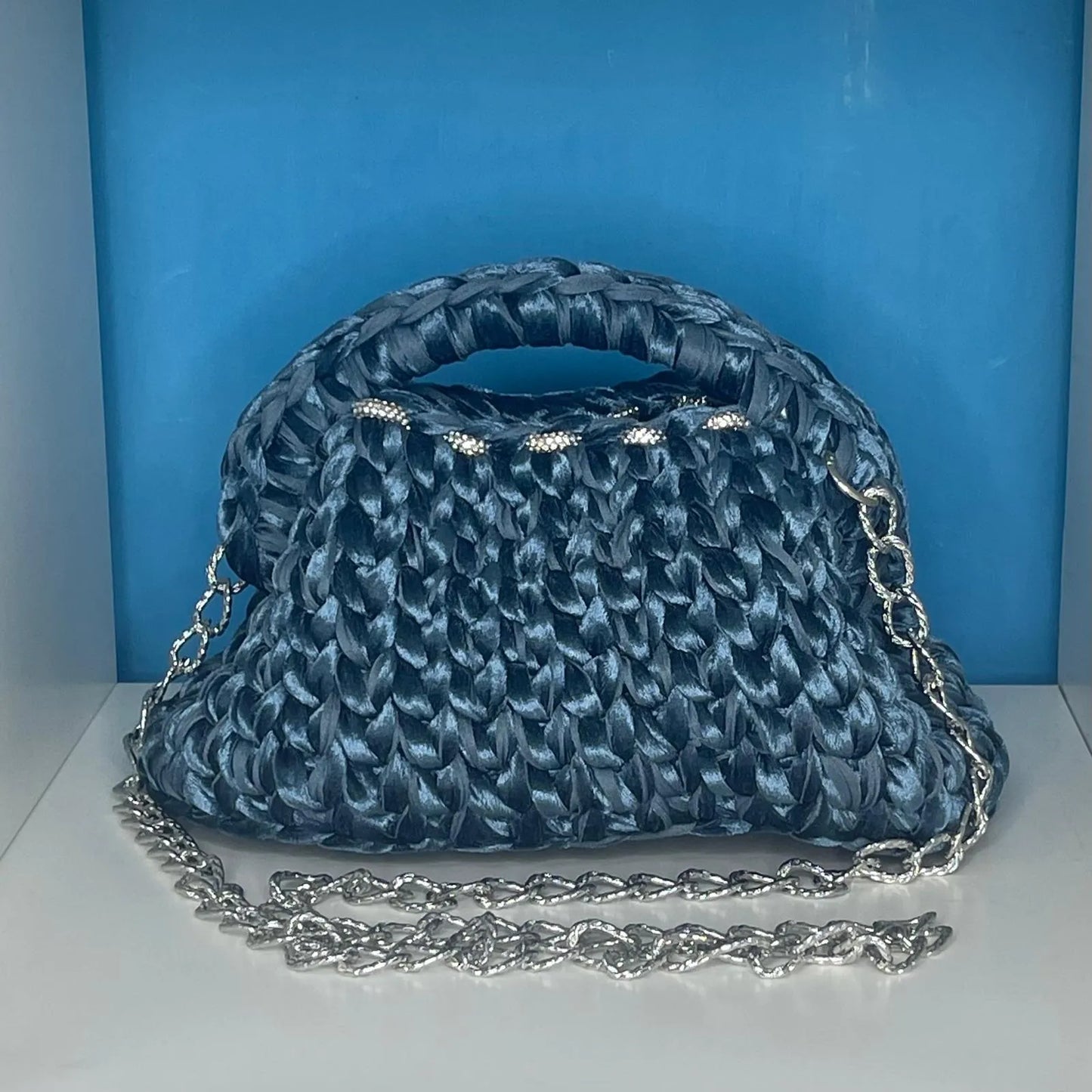 Clutch da 20 cm in Velluto Polvere di Zucchero con Swarovski
