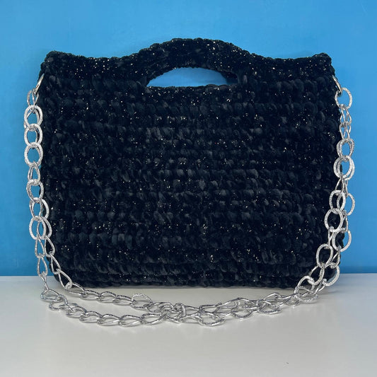 Borsetta in Ciniglia Nera con Tracollina Catenina