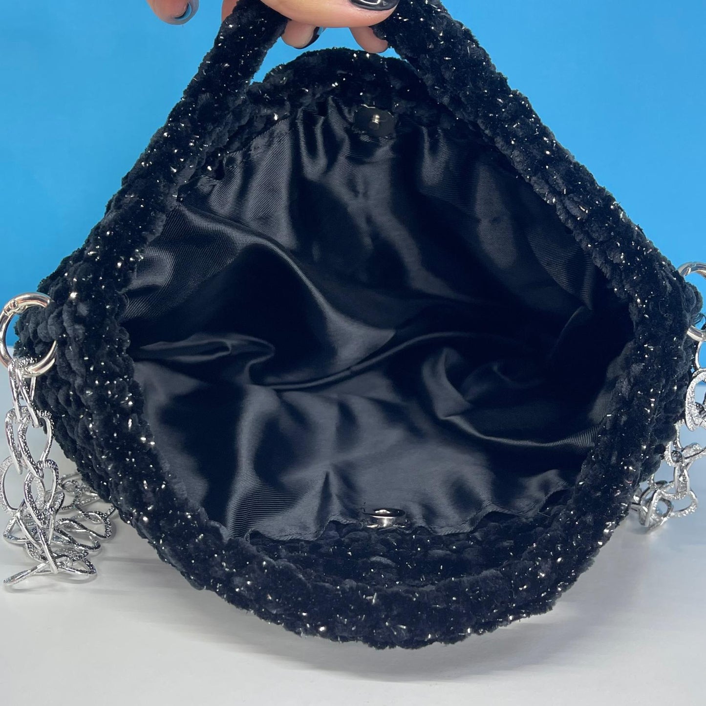 Borsetta in Ciniglia Nera con Tracollina Catenina