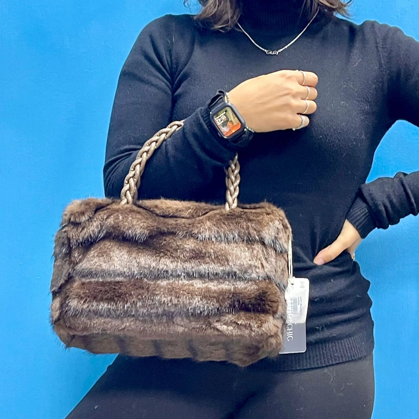 Borsetta Pellicciosa Marrone Con Tracolla Catenina