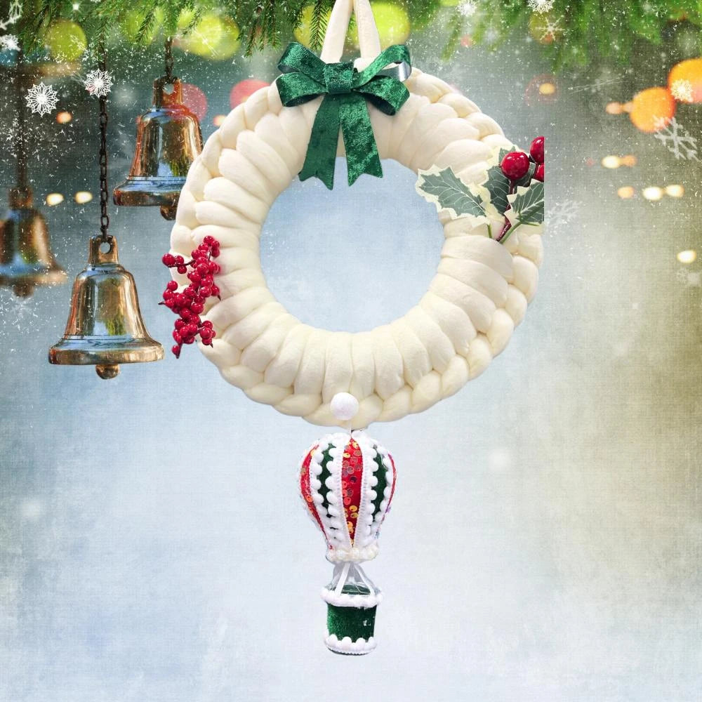 Ghirlanda Bianca con Pendente - Realizzata a Mano